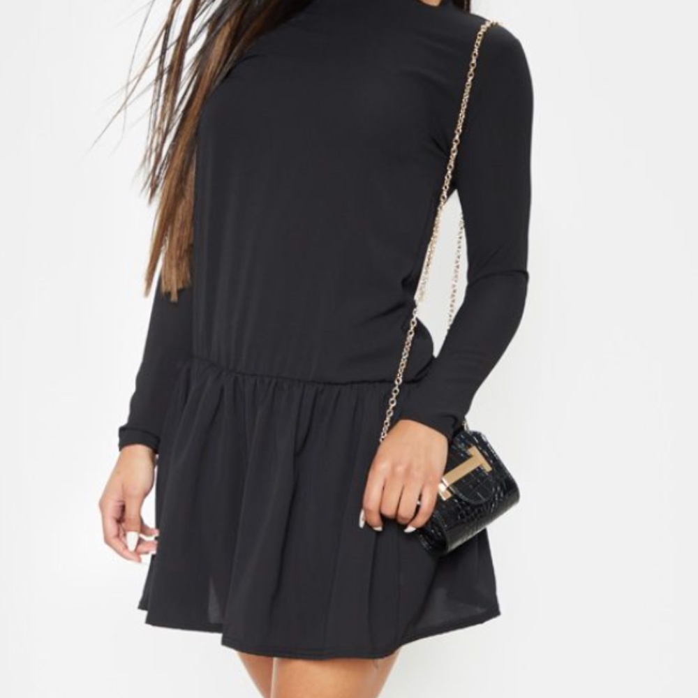 BLACK LONG SLEEVE FRILL HEM SHIFT DRESS